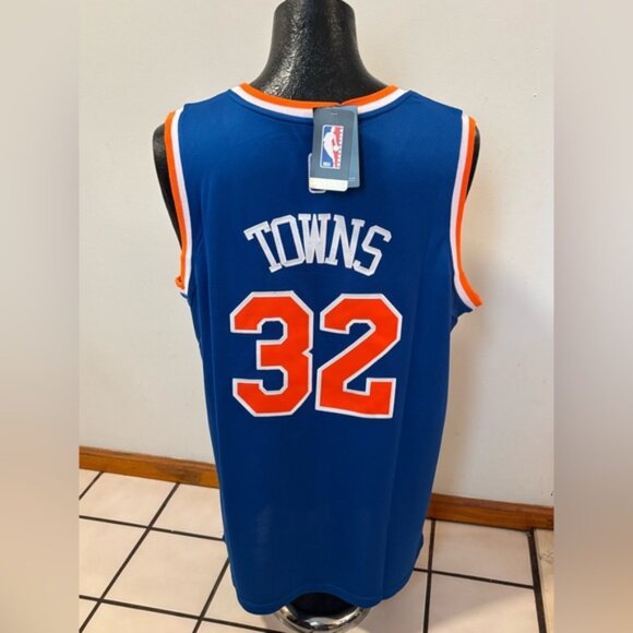 New York Knicks Karl Anthony Towns Jr. ( KAT - BIG BODEGA ) Jersey # 32 , Unisex - Picture 11 of 12